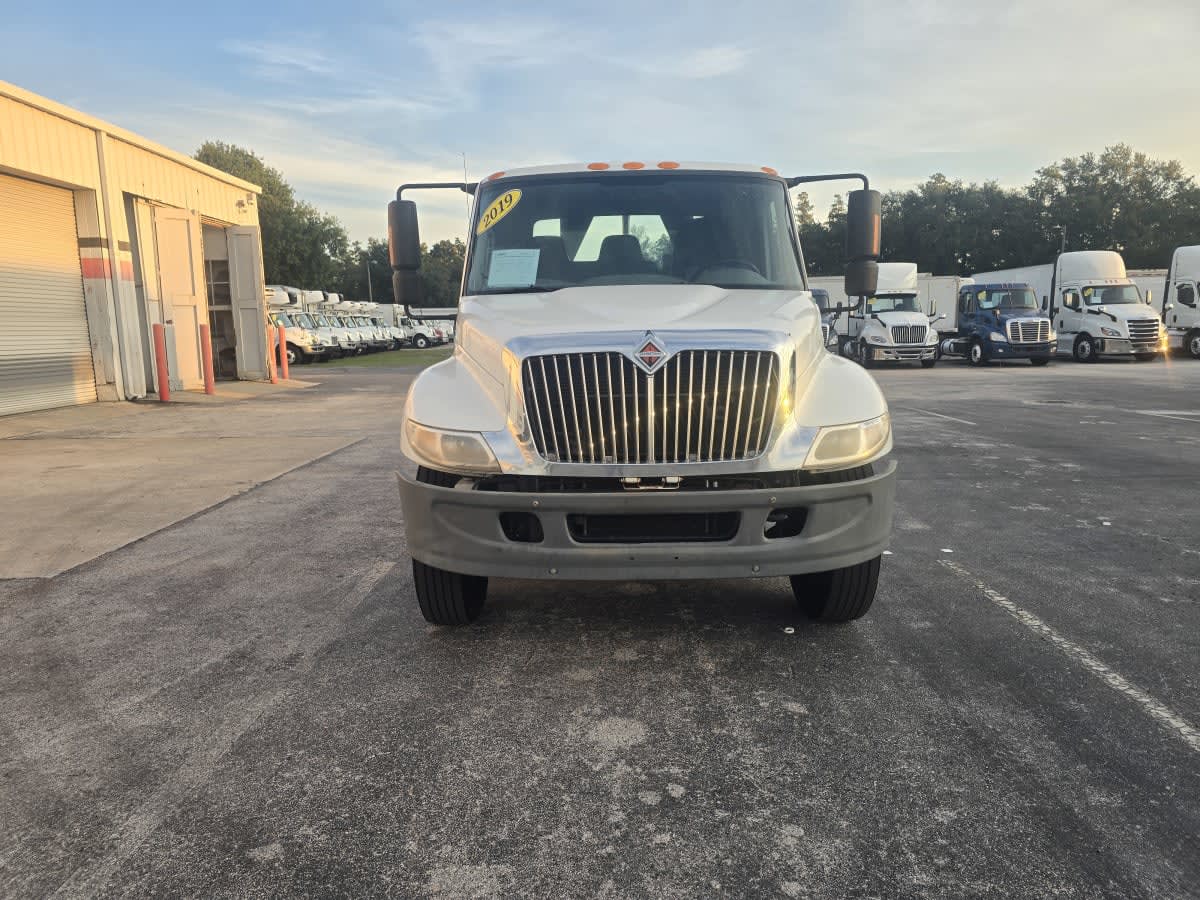 2019 International 4300 in Tampa, FL — photo 2