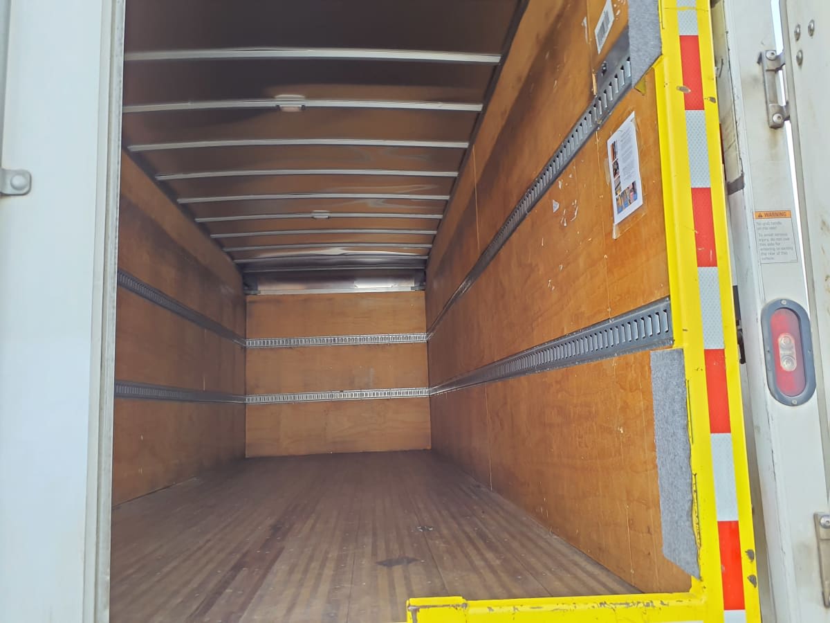 2019 Navistar International 4300 861247