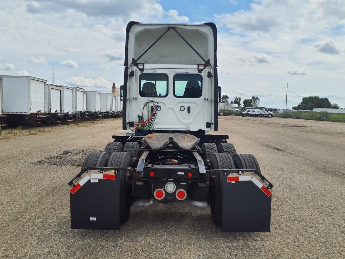 2019 Freightliner Cascadia in Wayland, MI — photo 5