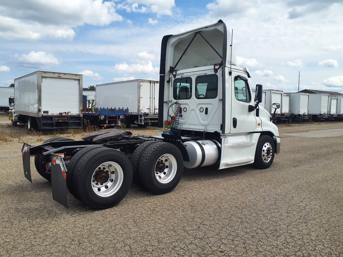 2019 Freightliner Cascadia in Wayland, MI — photo 4