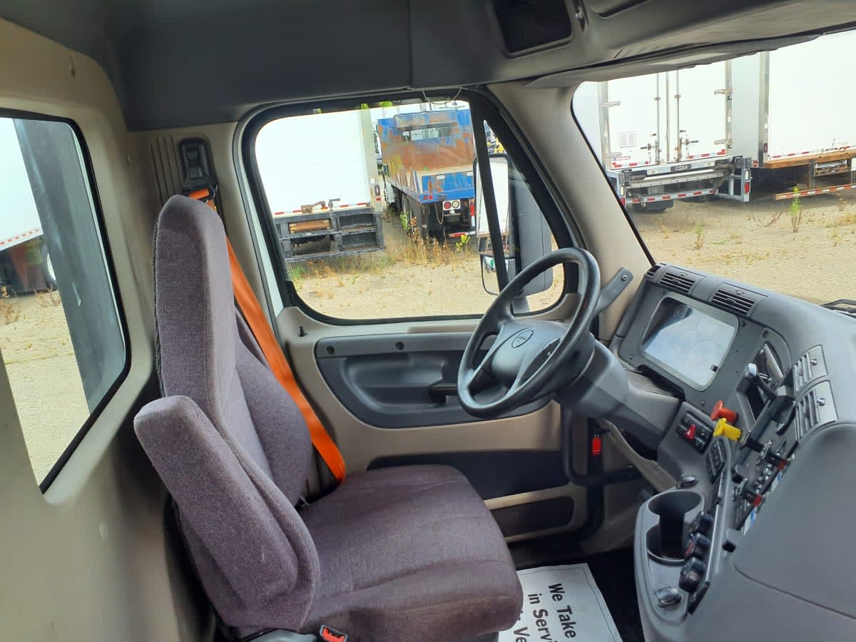 2019 Freightliner Cascadia in Wayland, MI — photo 7