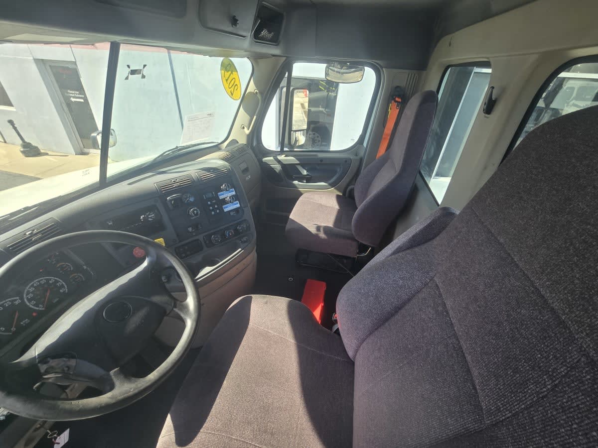 2019 Freightliner - image 7