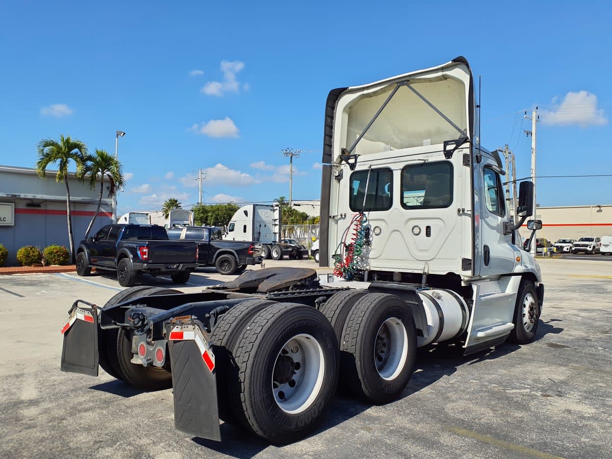 2019 Freightliner - image 4