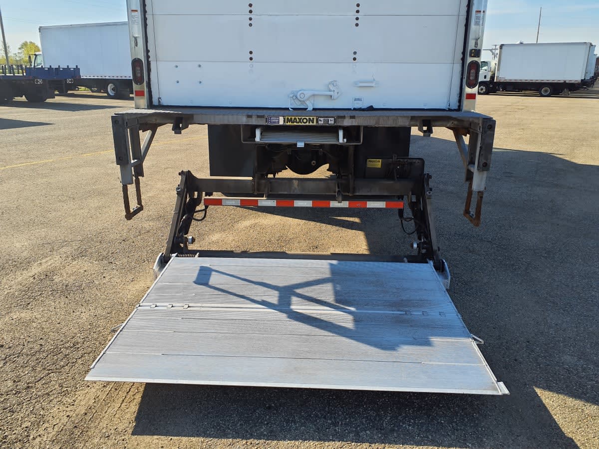 2019 Freightliner M2 106 861339