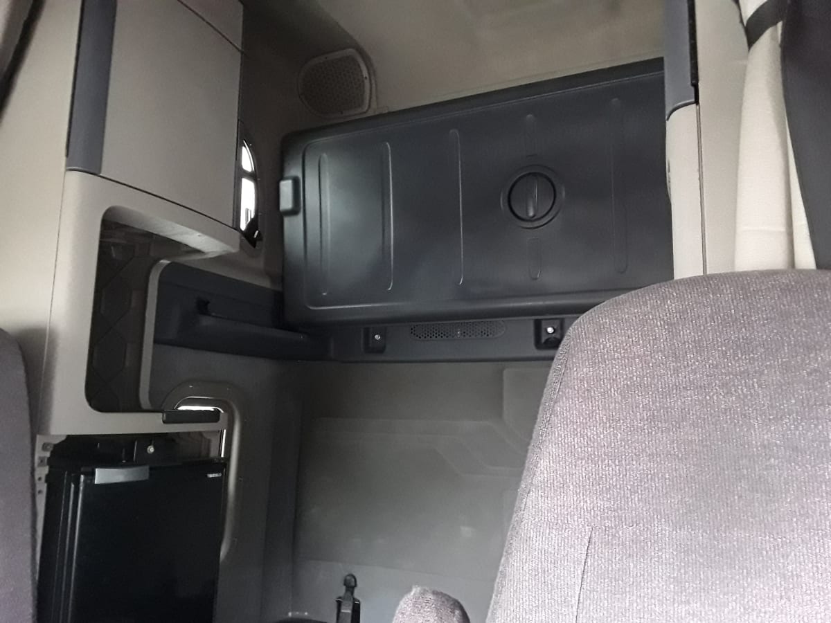 2019 Freightliner/Mercedes CASCADIA 125 861402