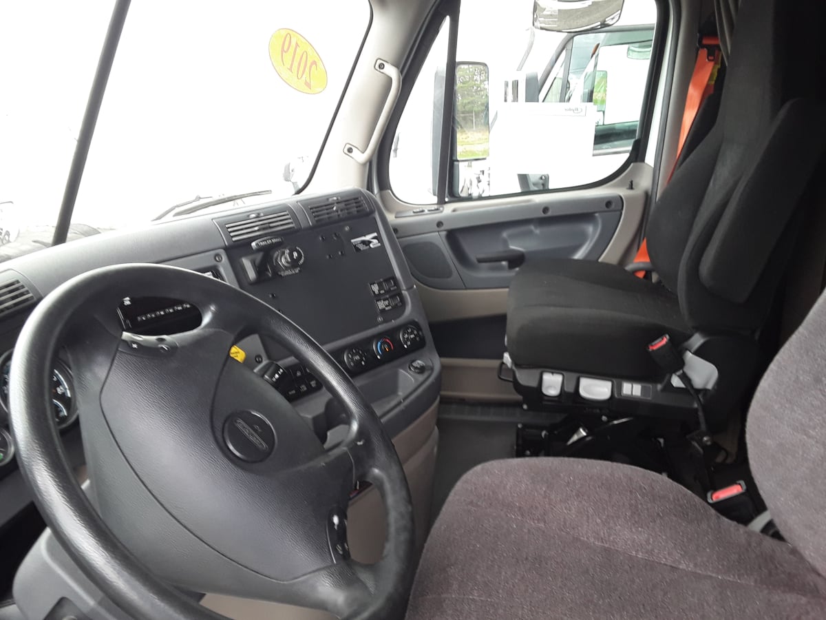 2019 Freightliner/Mercedes CASCADIA 125 861404