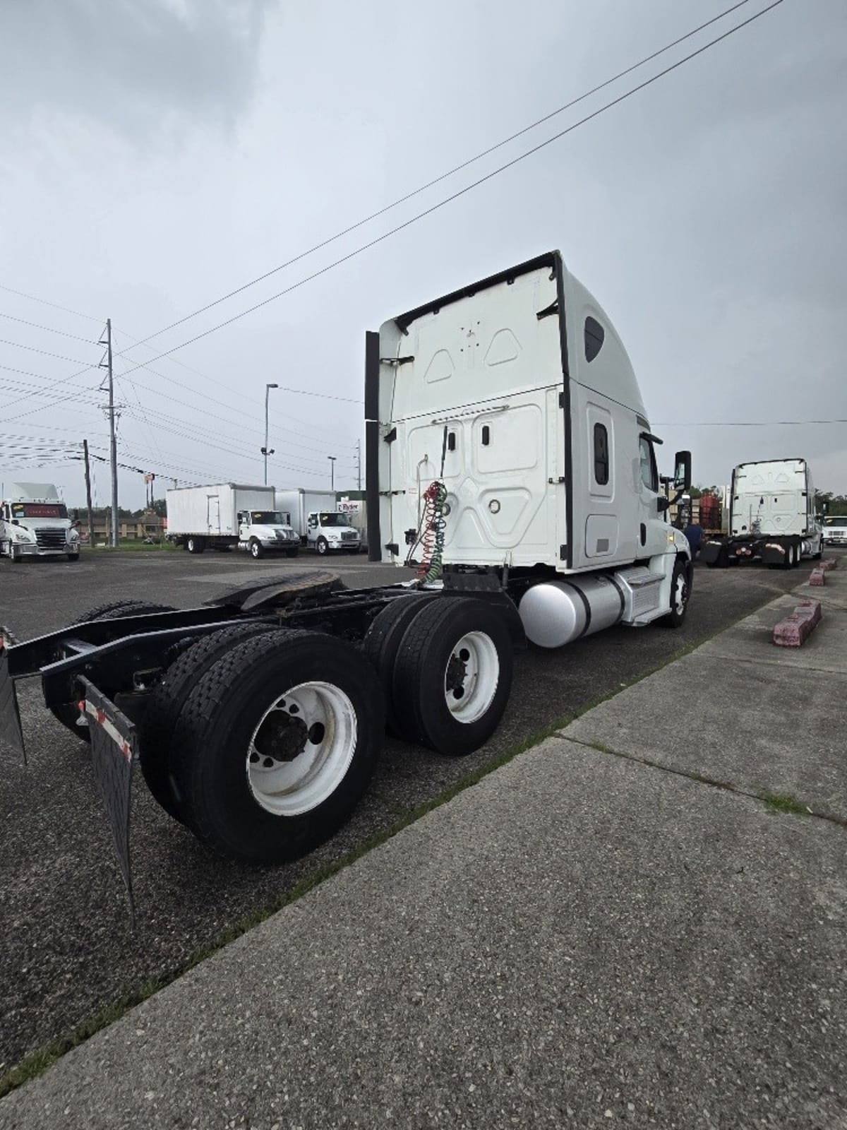 2019 Freightliner/Mercedes CASCADIA 125 861410