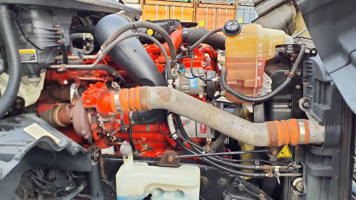 2019 International LT in Springfield, MA — photo 8
