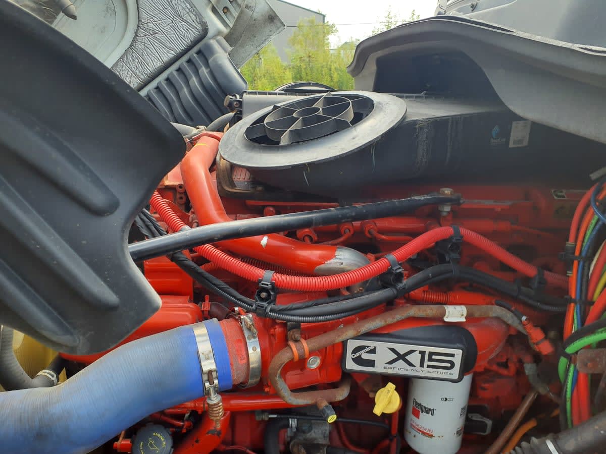 2019 Freightliner Cascadia in Indianapolis, IN — photo 8
