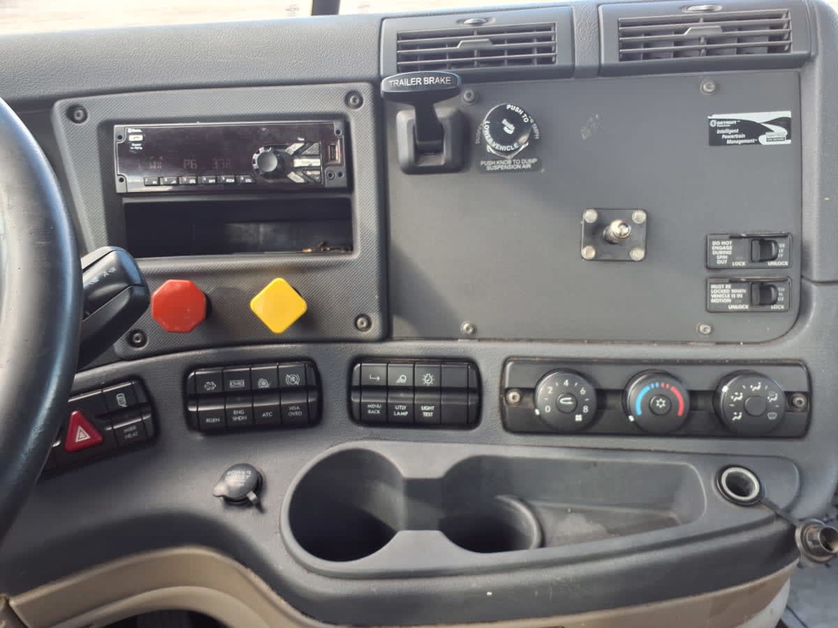 2019 Freightliner - image 10