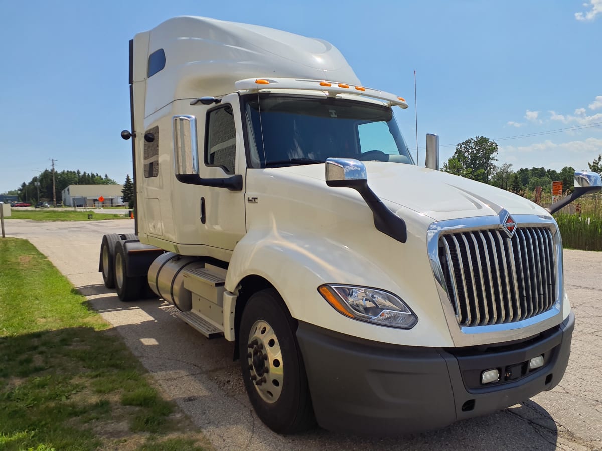 2019 Navistar International LT625 SLPR CAB 861490