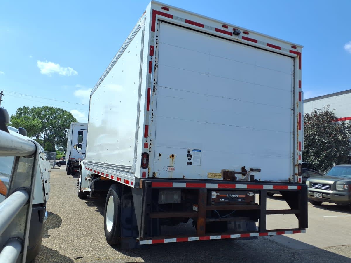 2019 Freightliner M2 106 861653