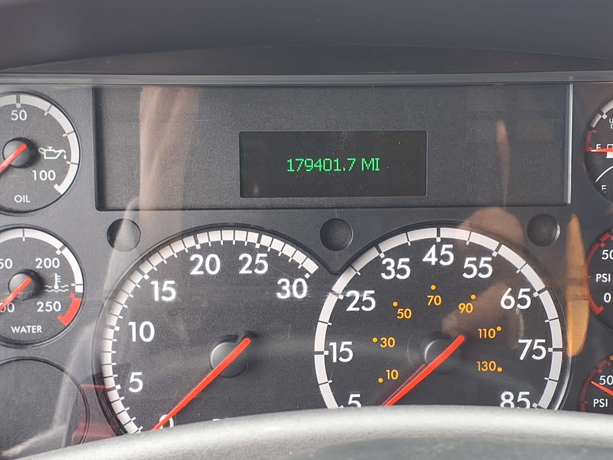 2019 Freightliner M2 106 861654