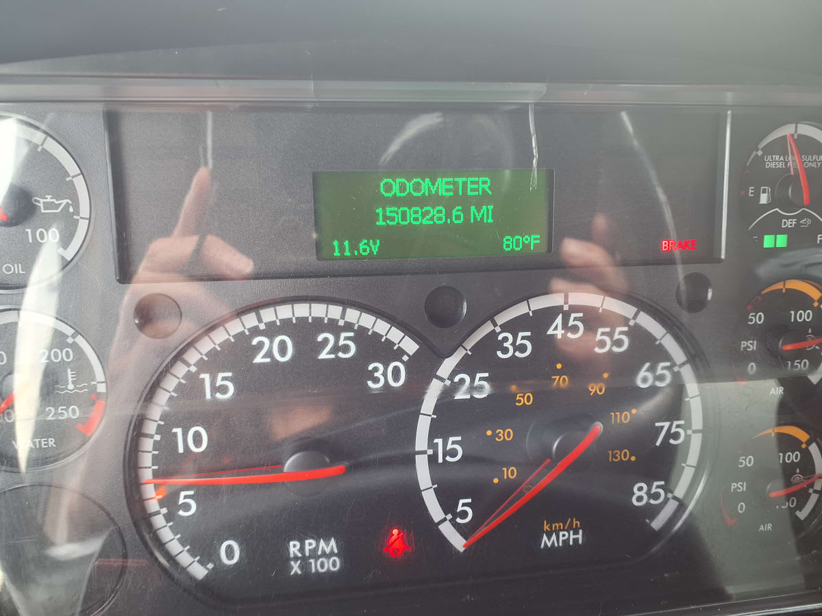 2019 Freightliner M2 106 861656