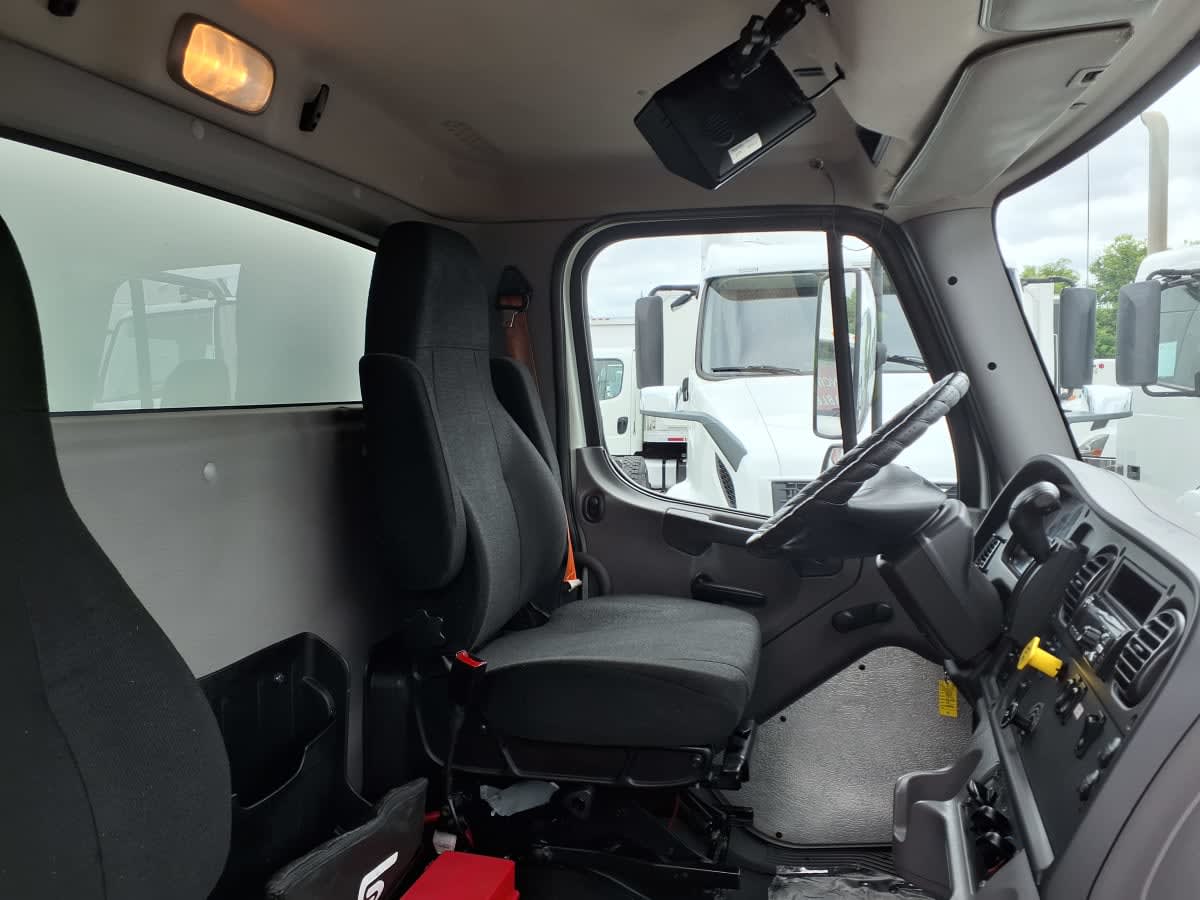 2019 Freightliner M2 106 861657