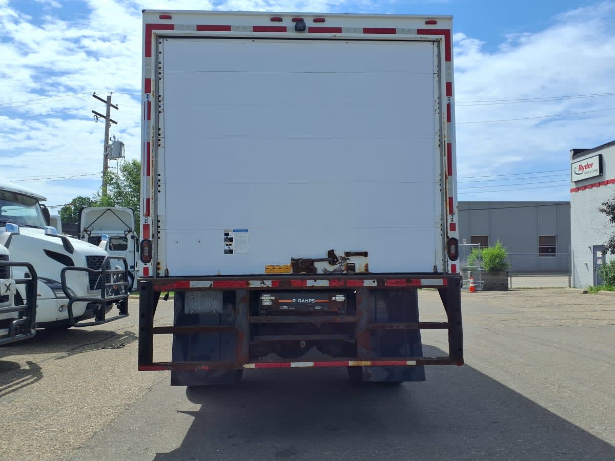2019 Freightliner M2 106 861660