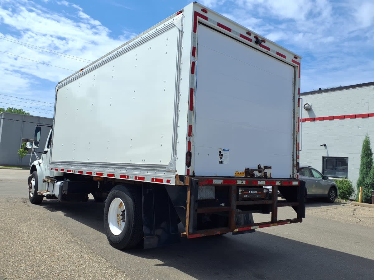 2019 Freightliner M2 106 861660