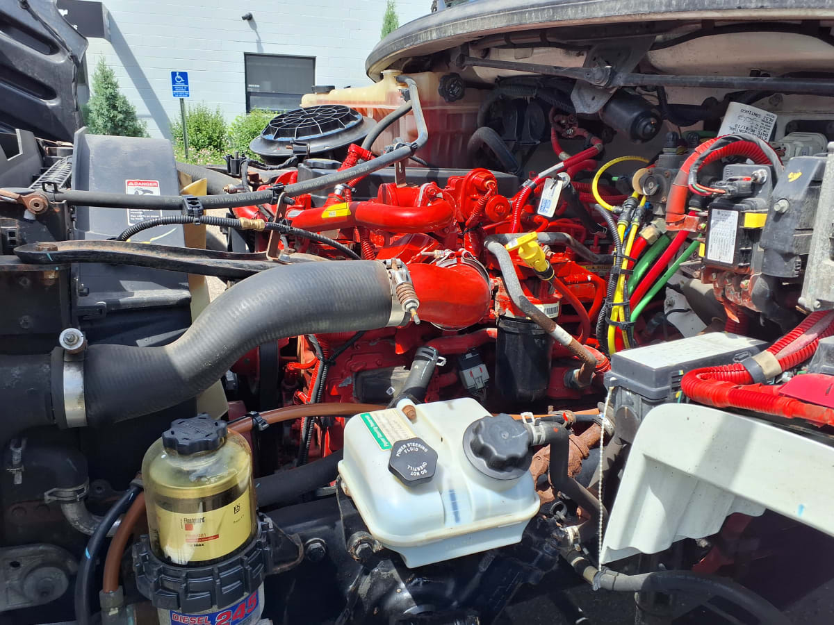 2019 Freightliner M2 106 861660