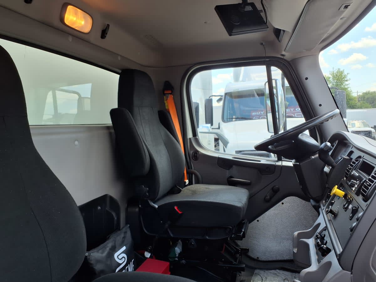 2019 Freightliner M2 106 861661
