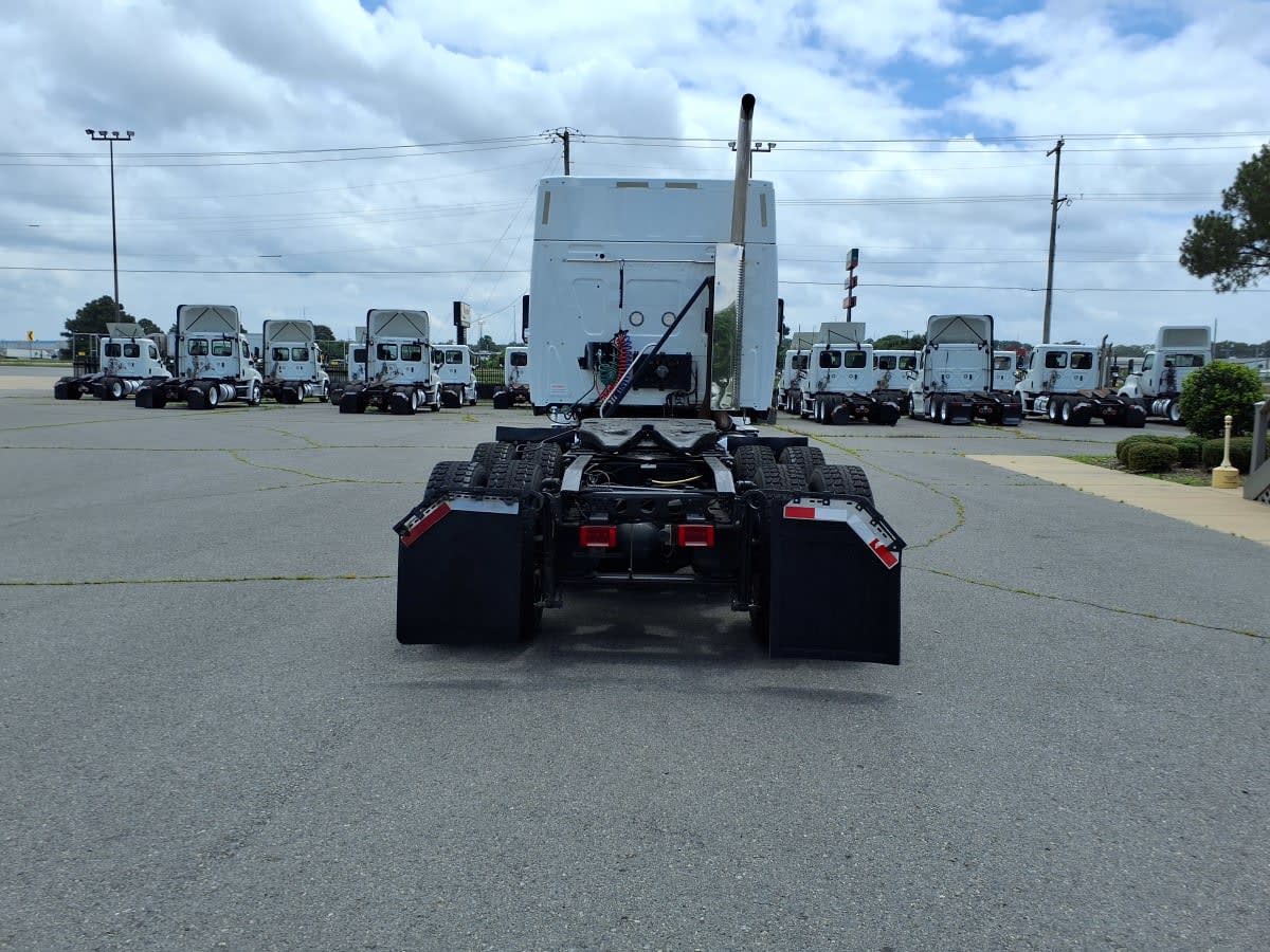 2019 International LT in North Little Rock, AR — photo 5