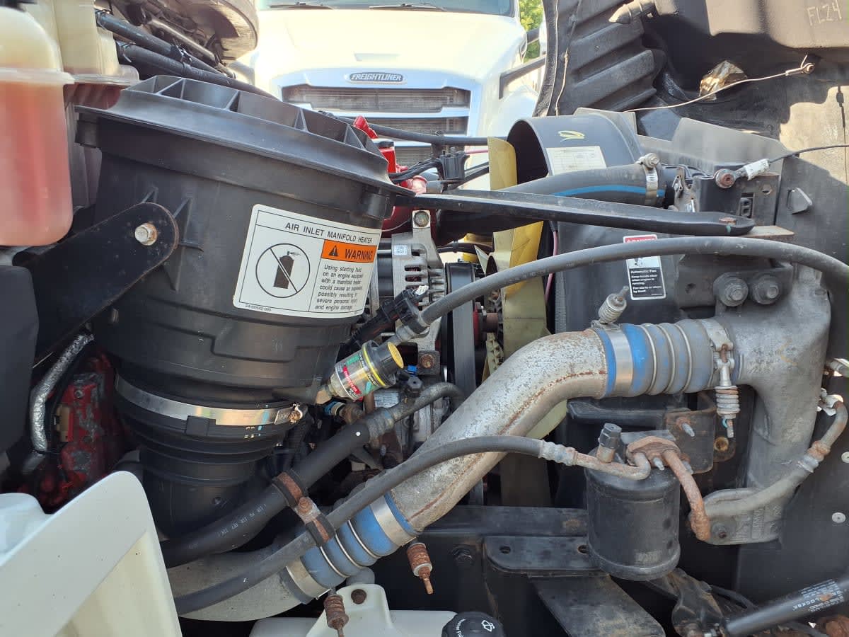 2019 Freightliner M2 106 861827