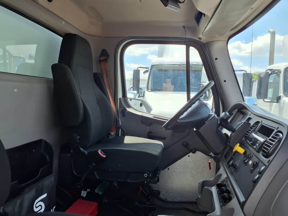 2019 Freightliner M2 106 861834