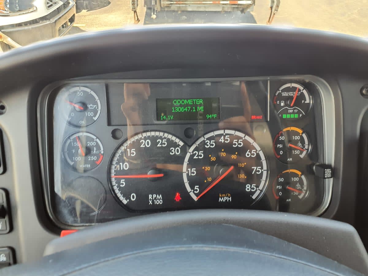 2019 Freightliner M2 106 861851