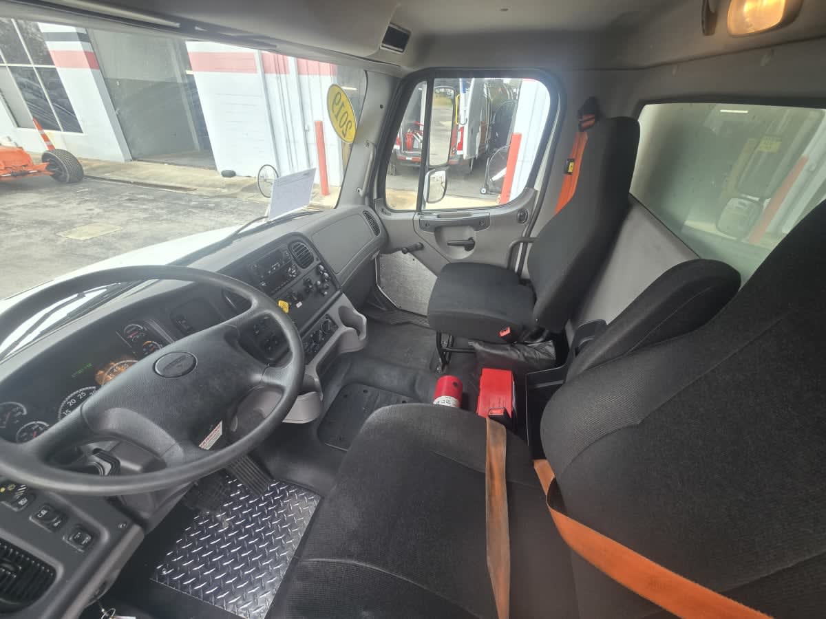 2019 Freightliner/Mercedes M2 106 861875