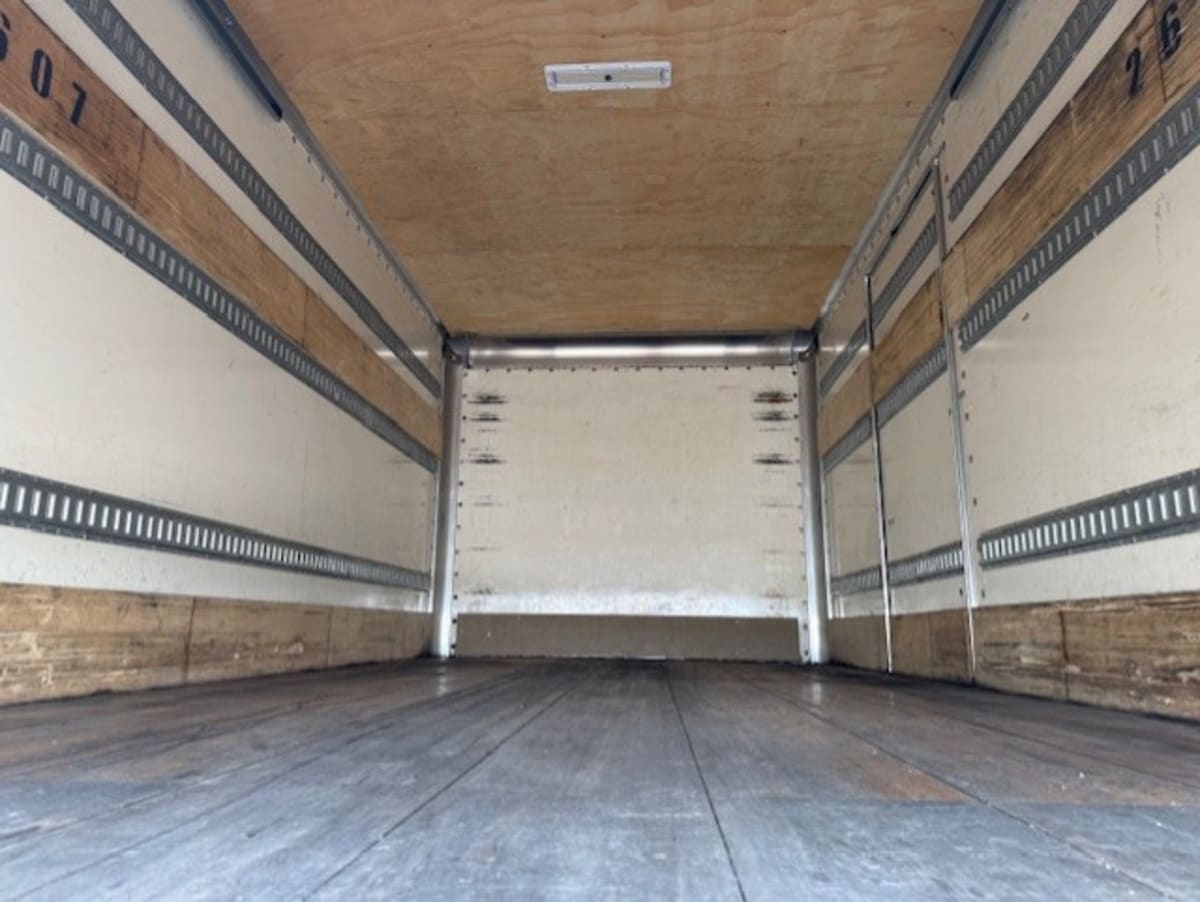 2019 Freightliner M2 106 861901