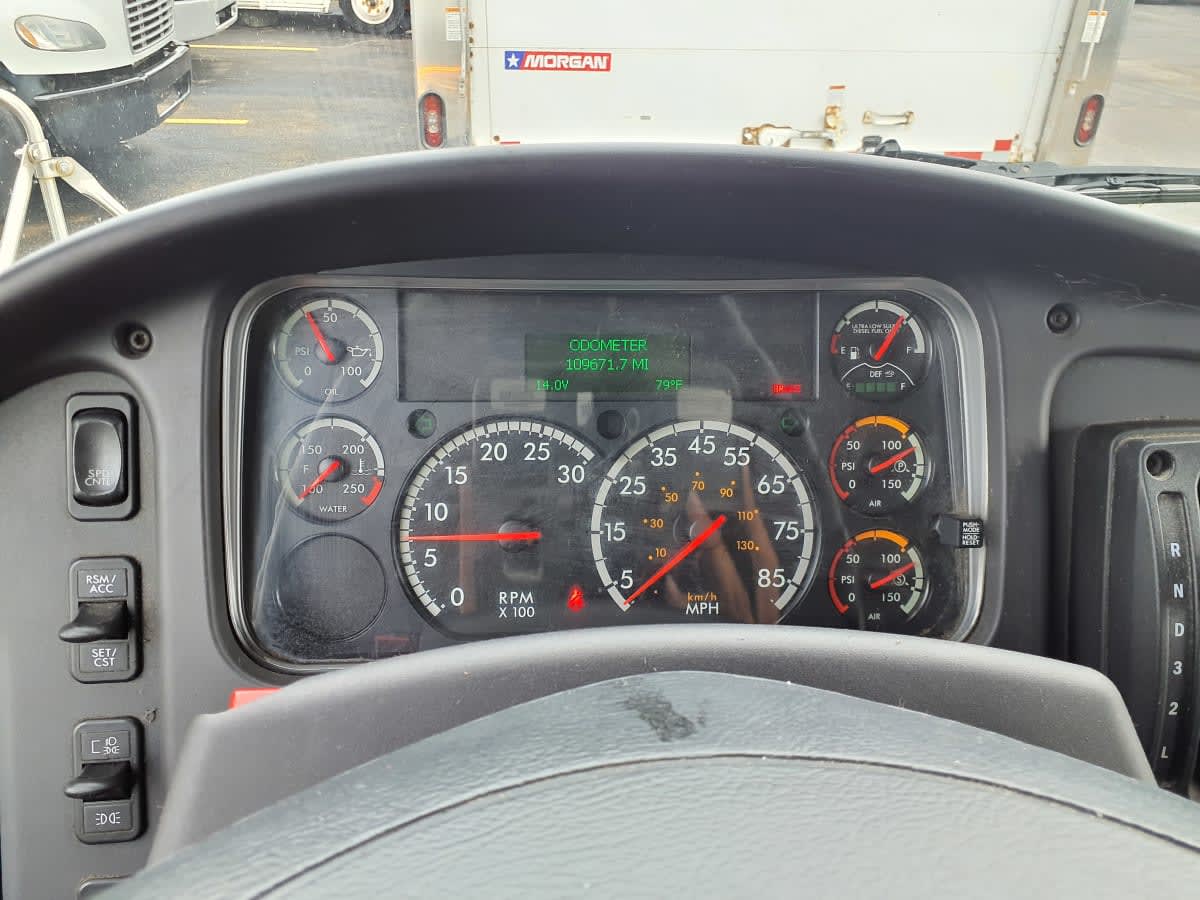2019 Freightliner M2 106 861944