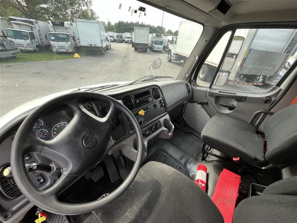 2019 Freightliner M2 106 861973