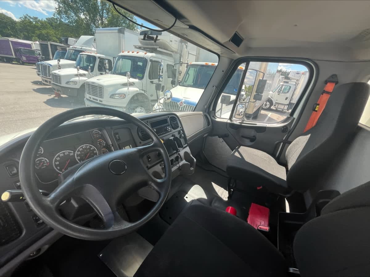2019 Freightliner/Mercedes M2 106 861975