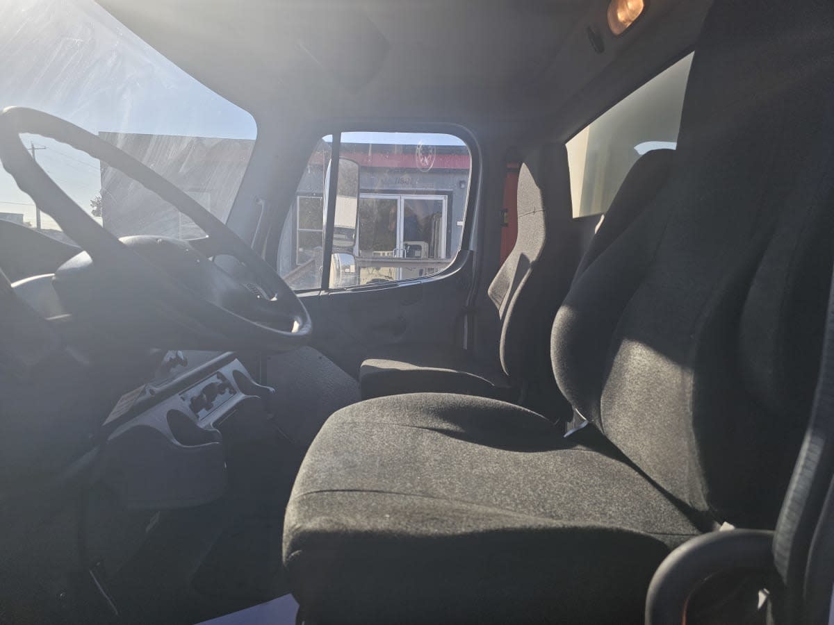 2019 Freightliner/Mercedes M2 106 861981