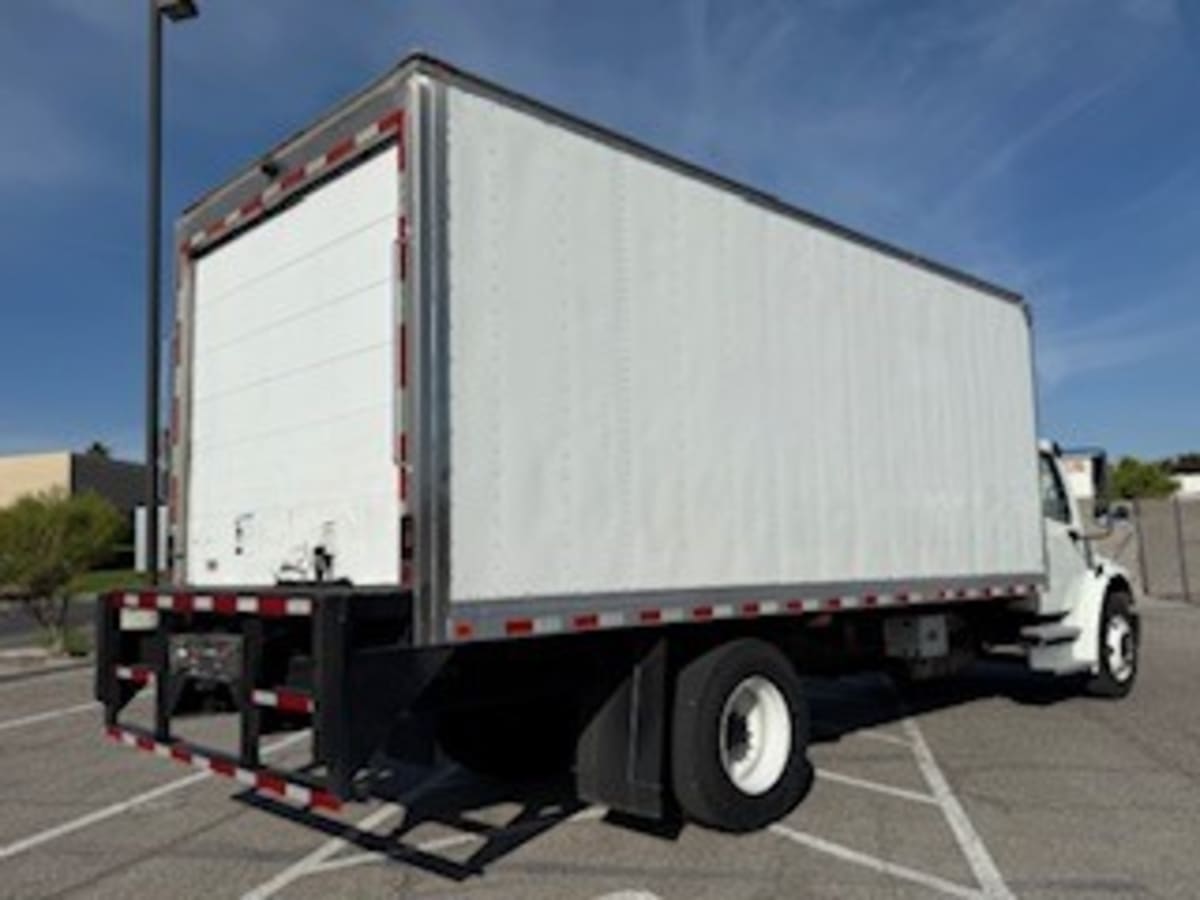 2019 Freightliner M2 106 862027