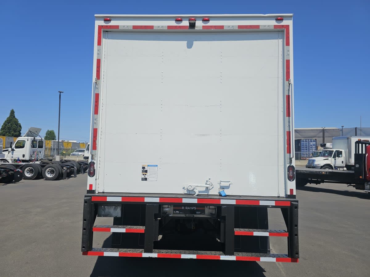 2019 Freightliner M2 106 862055