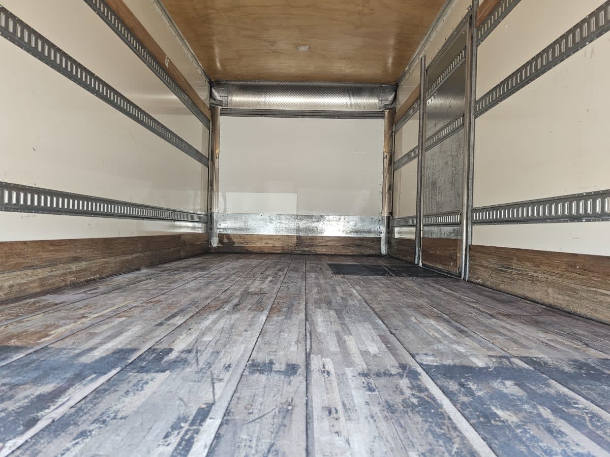 2019 Freightliner M2 106 862055