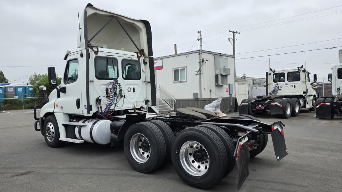 2019 Freightliner Cascadia in Tacoma, WA — photo 6