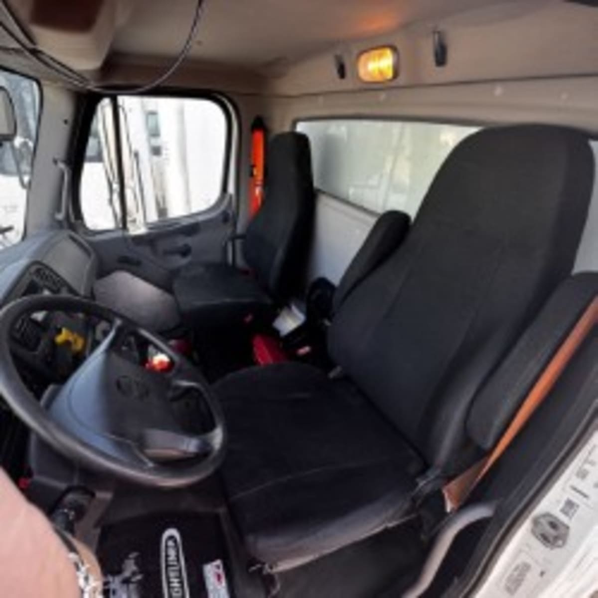 2019 Freightliner M2 106 862109