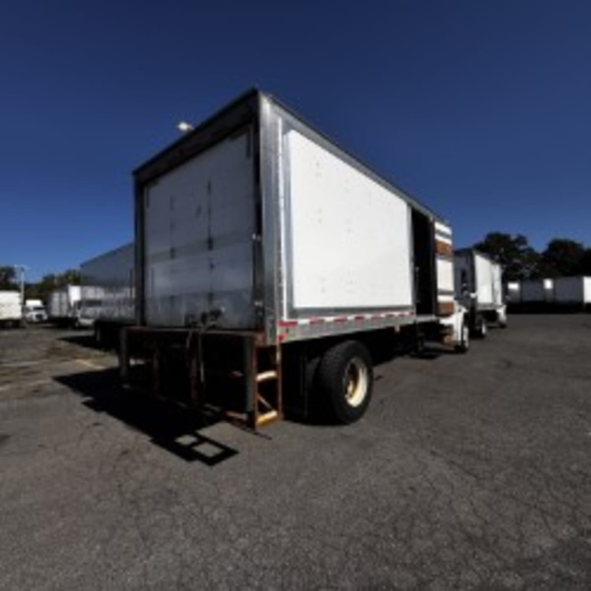 2019 Freightliner M2 106 862110