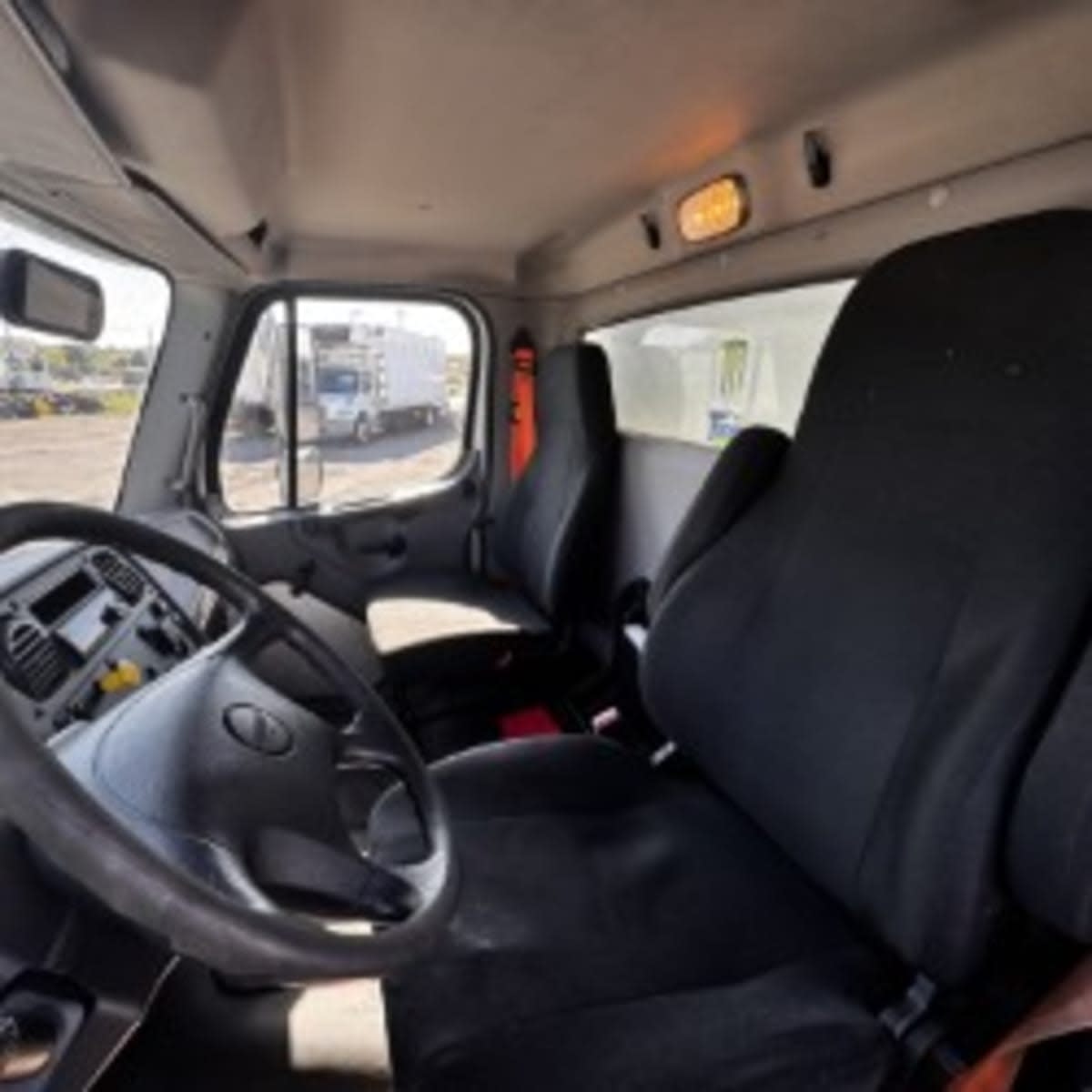 2019 Freightliner M2 106 862112