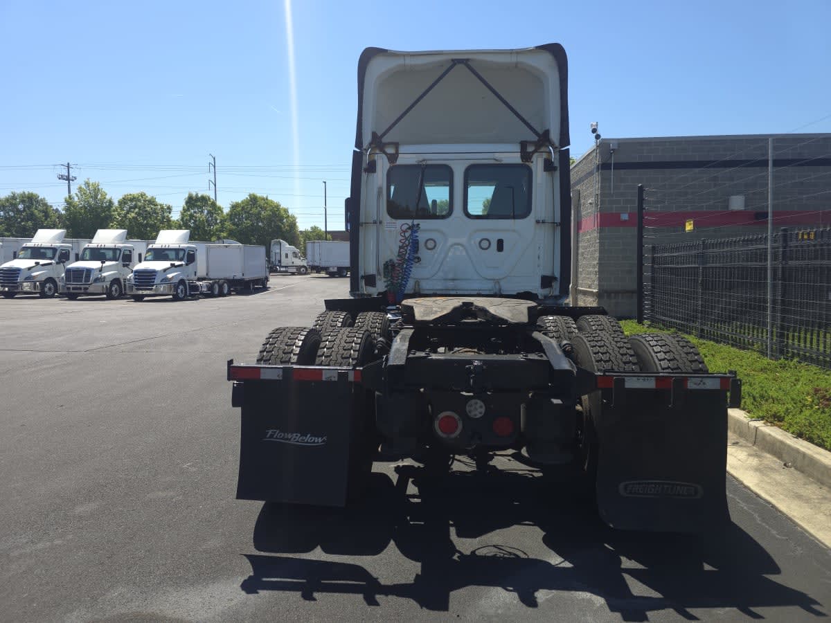 2019 Freightliner Cascadia in Atlanta, GA — photo 5