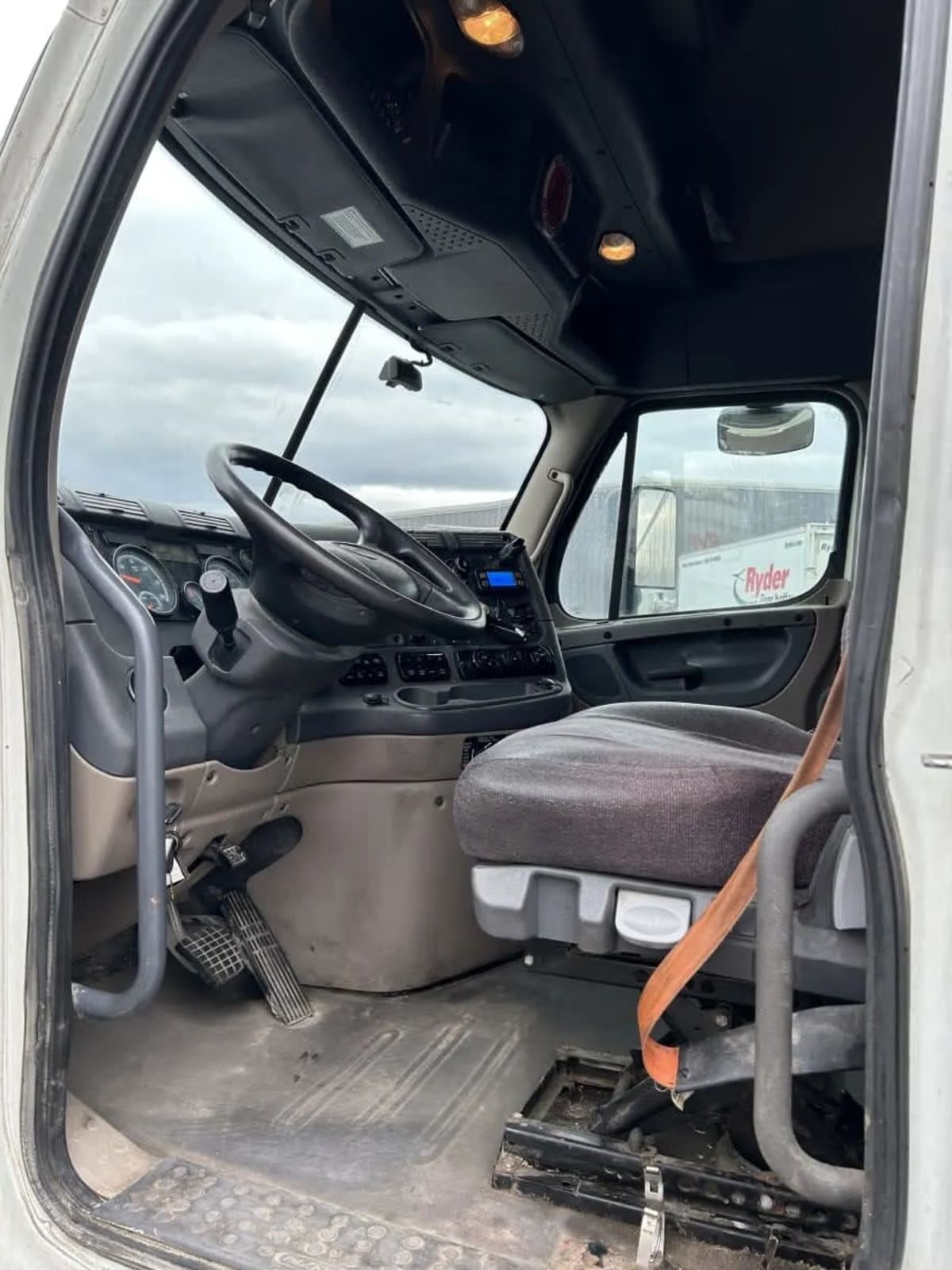 2019 Freightliner - image 4