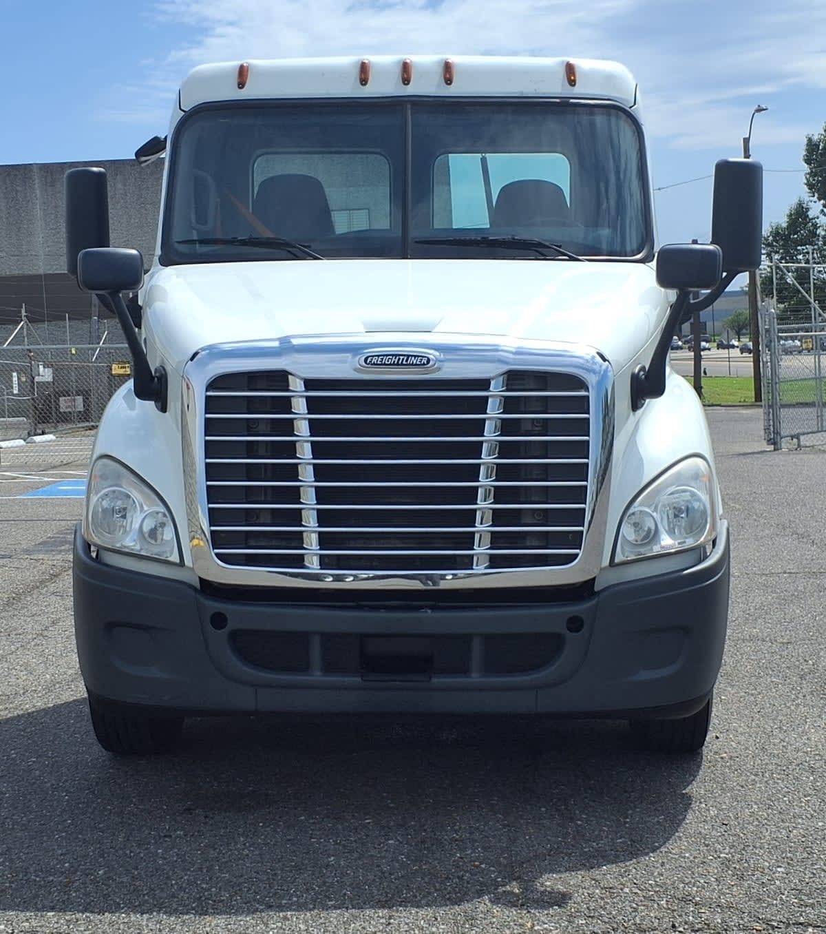 2019 Freightliner Cascadia in Memphis, TN — photo 2