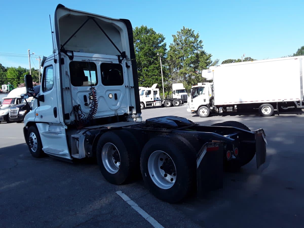 2019 Freightliner/Mercedes CASCADIA 125 862204