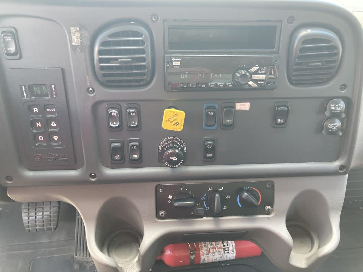 2019 Freightliner/Mercedes M2 106 862222