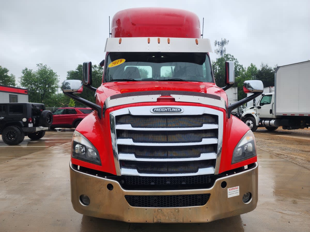 2019 Freightliner Cascadia in Greensboro, NC — photo 2