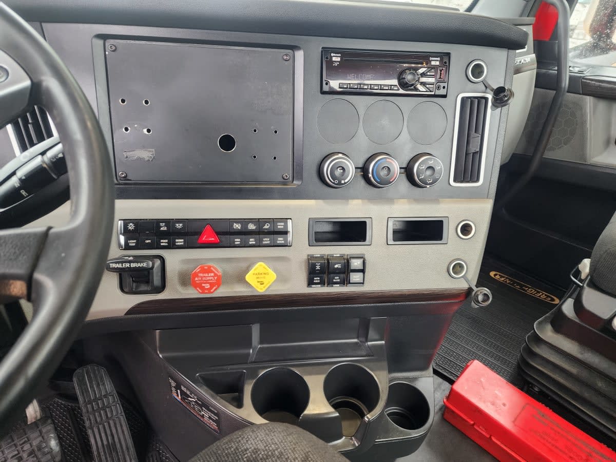 2019 Freightliner Cascadia in Greensboro, NC — photo 8