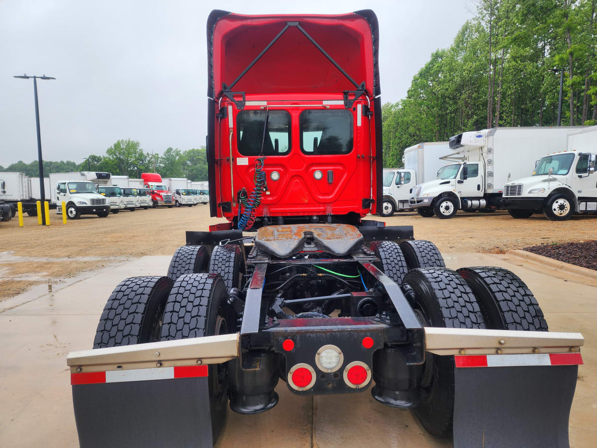 2019 Freightliner Cascadia in Greensboro, NC — photo 5