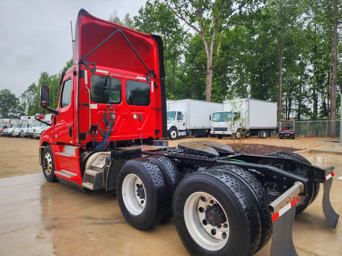 2019 Freightliner Cascadia in Greensboro, NC — photo 6
