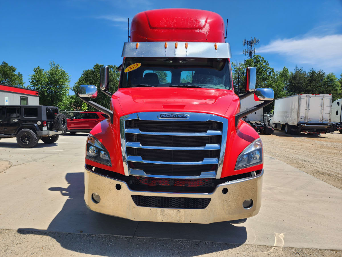 2019 Freightliner Cascadia in Greensboro, NC — photo 2